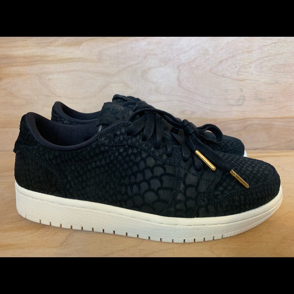 Nike Air Jordan 1 Retro Low- Suede Python - Picture 5 of 8